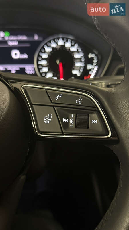 Седан Audi A4 2022 в Львове