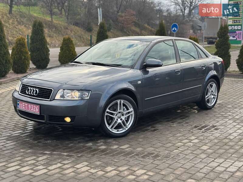 Седан Audi A4 2003 в Долине