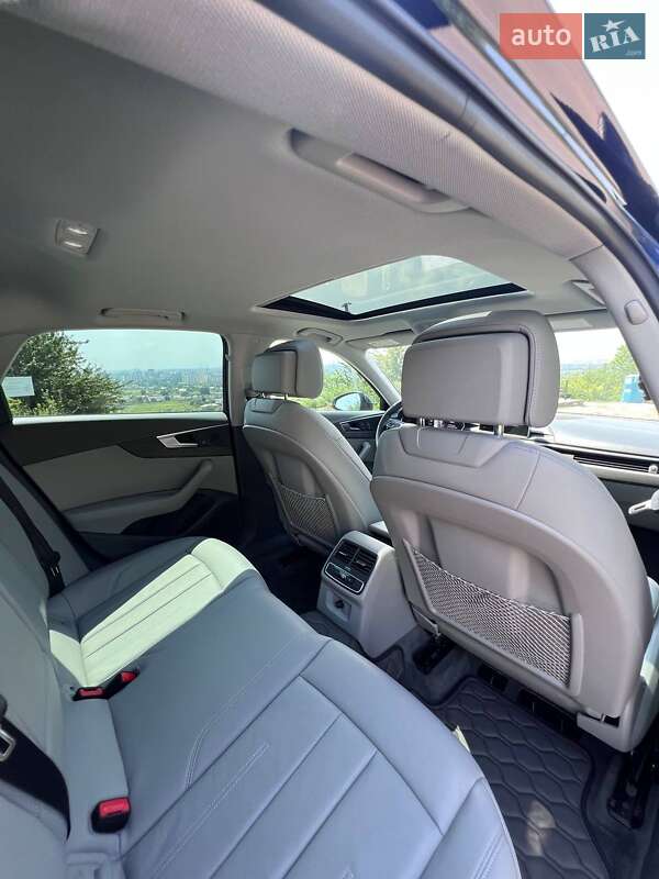 Седан Audi A4 2019 в Ивано-Франковске