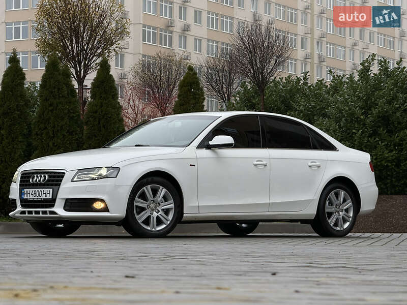 Седан Audi A4 2011 в Одесі