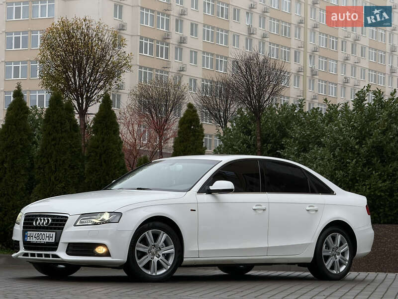 Седан Audi A4 2011 в Одесі
