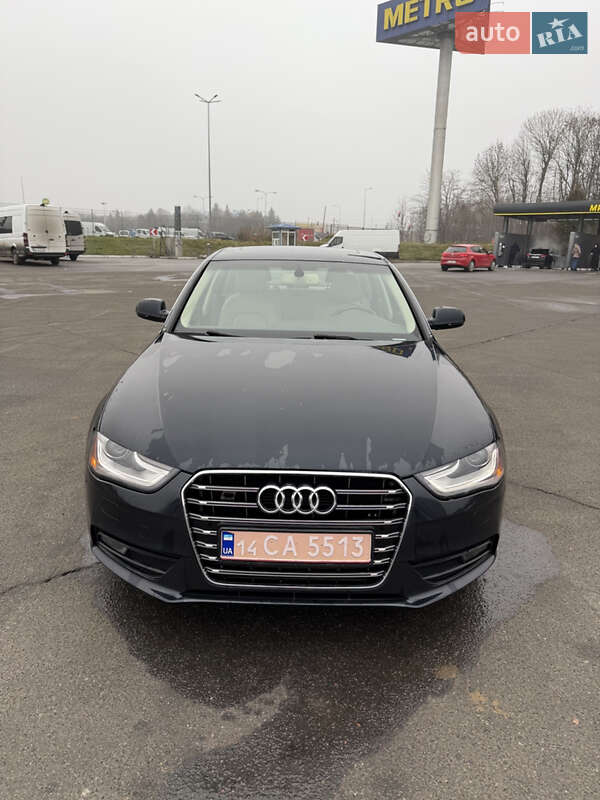 Седан Audi A4 2014 в Гайсине