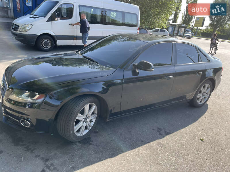 Седан Audi A4 2009 в Апостолово