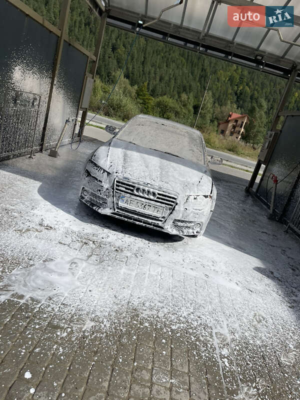 Седан Audi A4 2009 в Апостолово