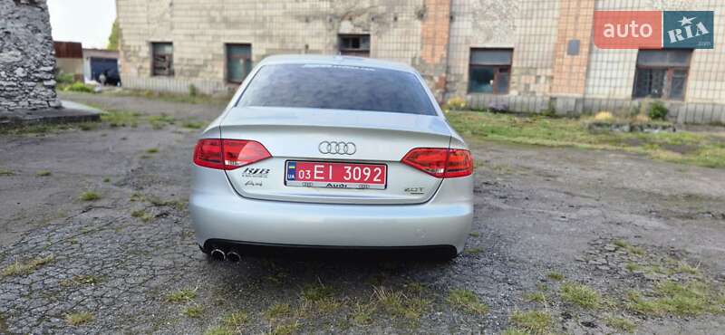 Седан Audi A4 2010 в Дубно