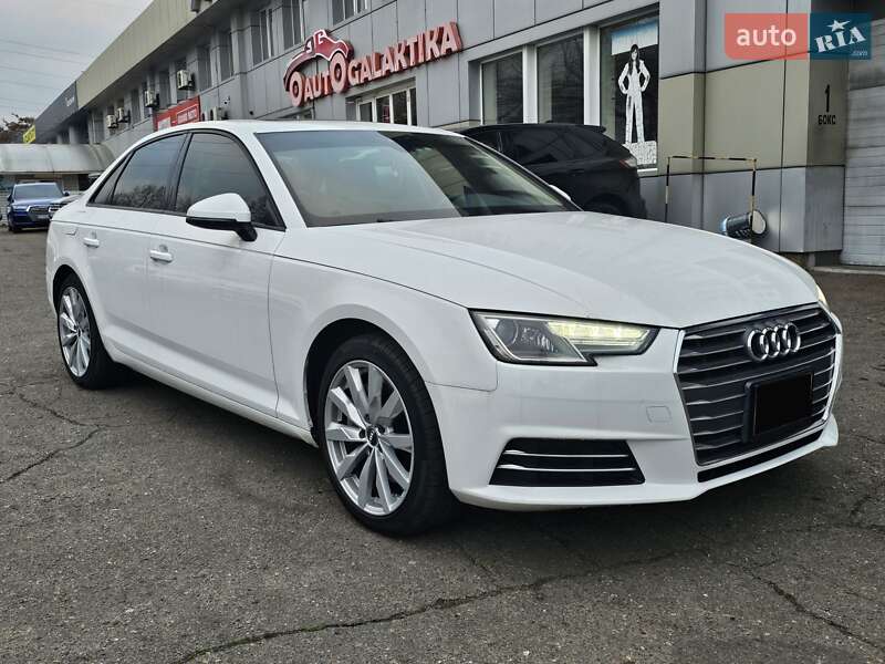 Седан Audi A4 2016 в Одессе