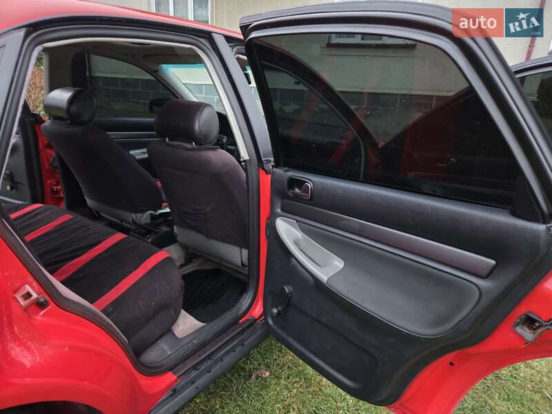 Седан Audi A4 1996 в Стрию