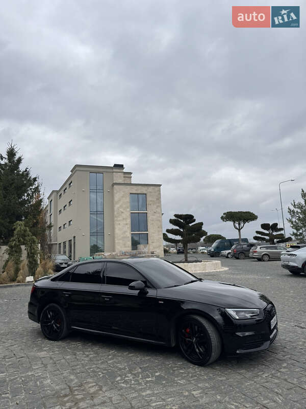 Седан Audi A4 2016 в Львові
