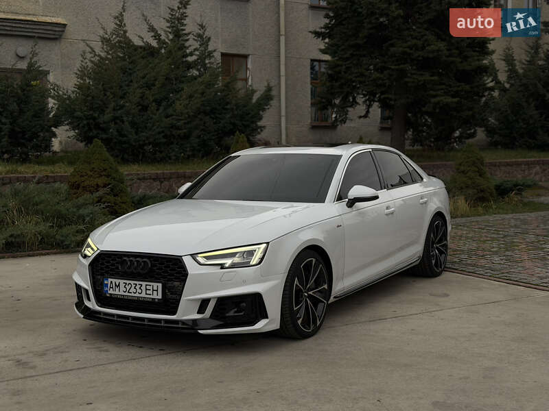 Седан Audi A4 2015 в Коростене