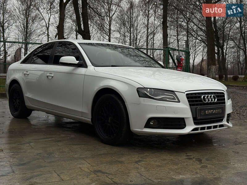 Седан Audi A4 2010 в Ивано-Франковске