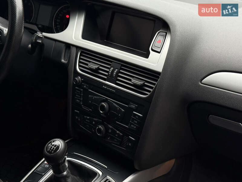 Седан Audi A4 2010 в Ивано-Франковске