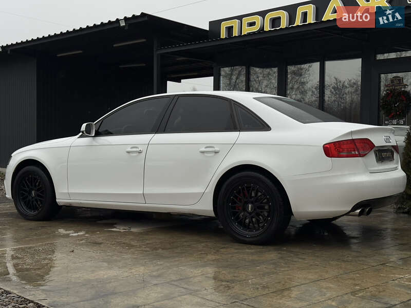 Седан Audi A4 2010 в Ивано-Франковске