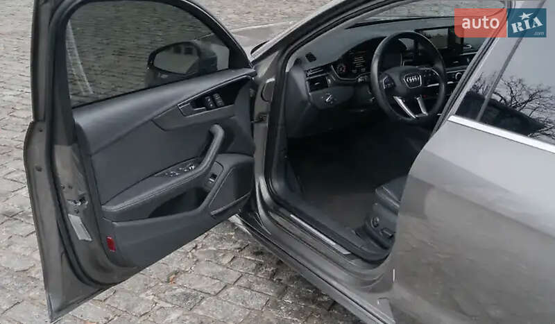 Седан Audi A4 2020 в Львове