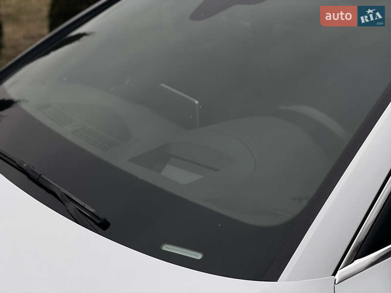 Седан Audi A4 2016 в Львове