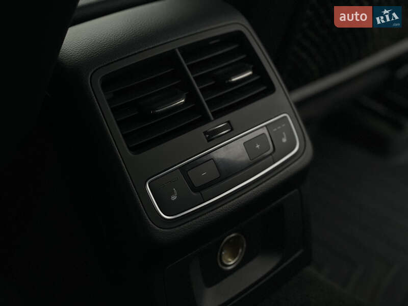 Седан Audi A4 2016 в Львове