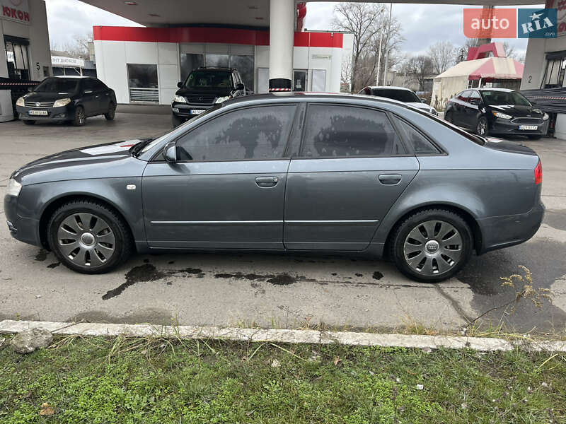 Седан Audi A4 2004 в Днепре