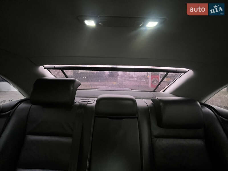 Седан Audi A4 2004 в Днепре