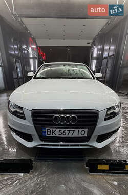 Седан Audi A4 2011 в Ровно
