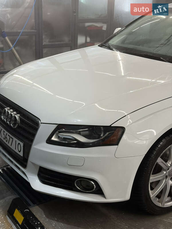 Седан Audi A4 2011 в Ровно
