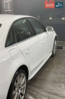 Седан Audi A4 2011 в Ровно