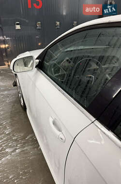 Седан Audi A4 2011 в Ровно