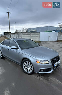 Седан Audi A4 2010 в Ровно