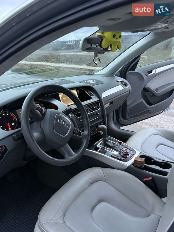 Седан Audi A4 2010 в Рівному