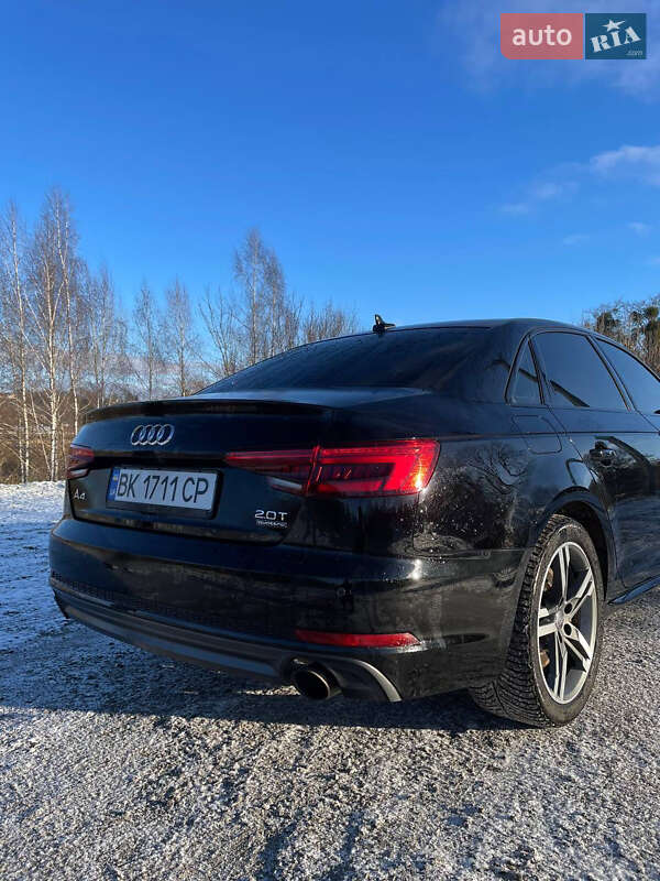 Седан Audi A4 2016 в Кореці