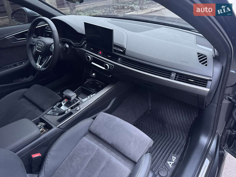 Седан Audi A4 2020 в Києві