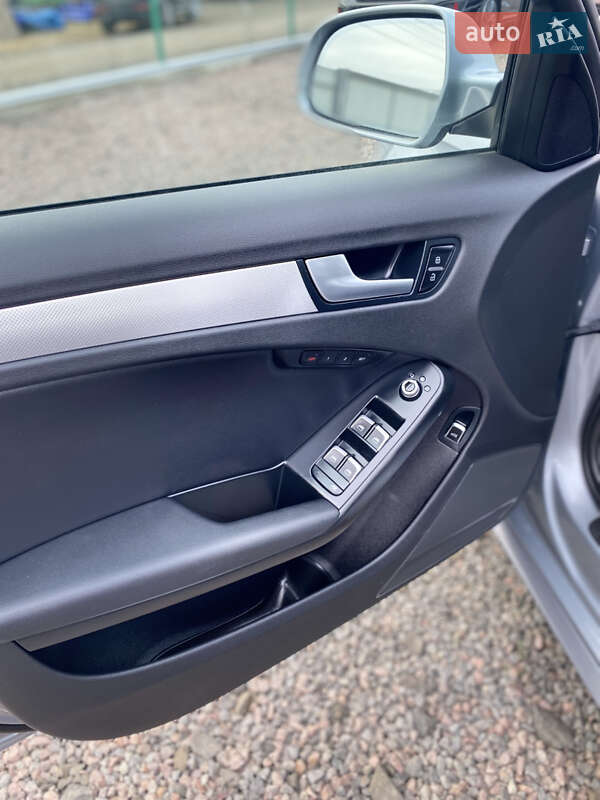 Седан Audi A4 2015 в Луцке