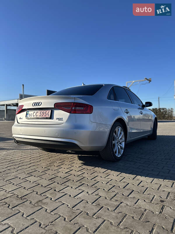 Седан Audi A4 2014 в Радехове
