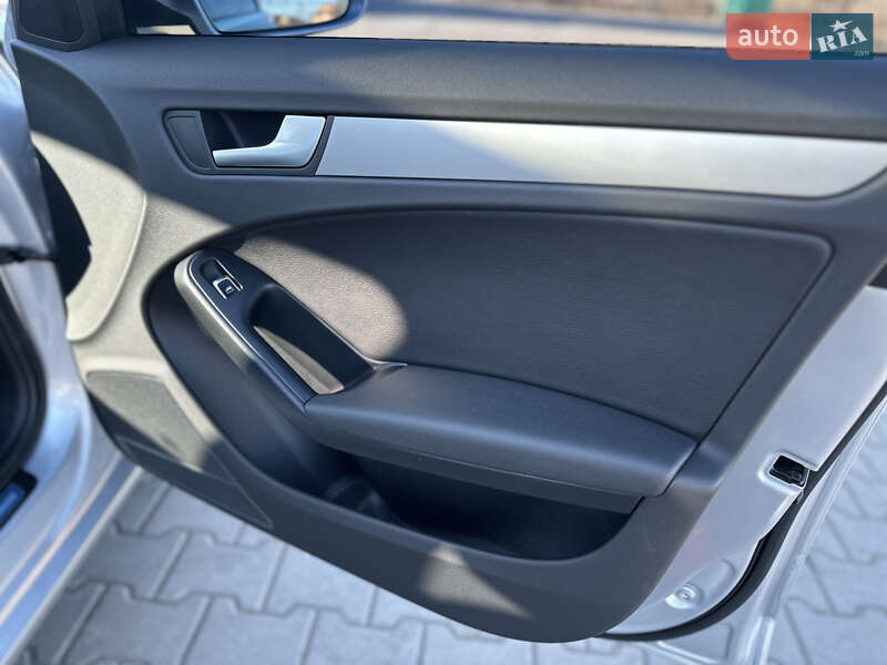 Седан Audi A4 2014 в Радехове