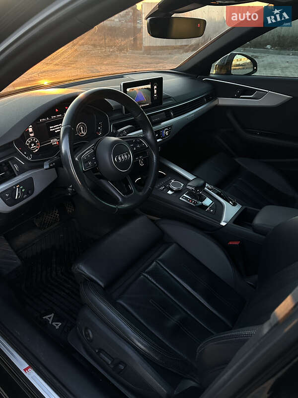 Седан Audi A4 2018 в Волочиську