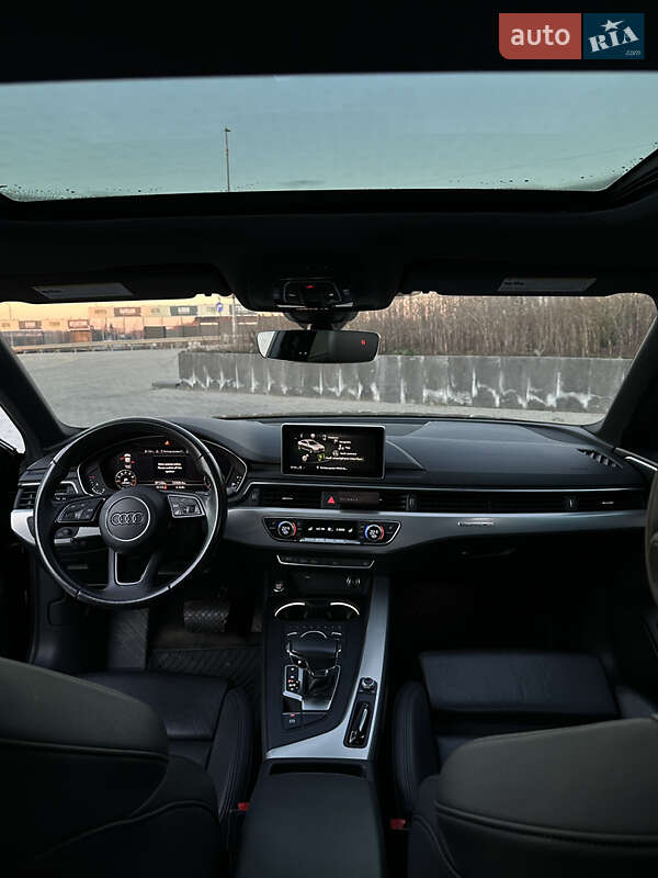 Седан Audi A4 2018 в Волочиську