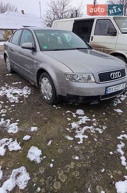 Седан Audi A4 2002 в Хотине