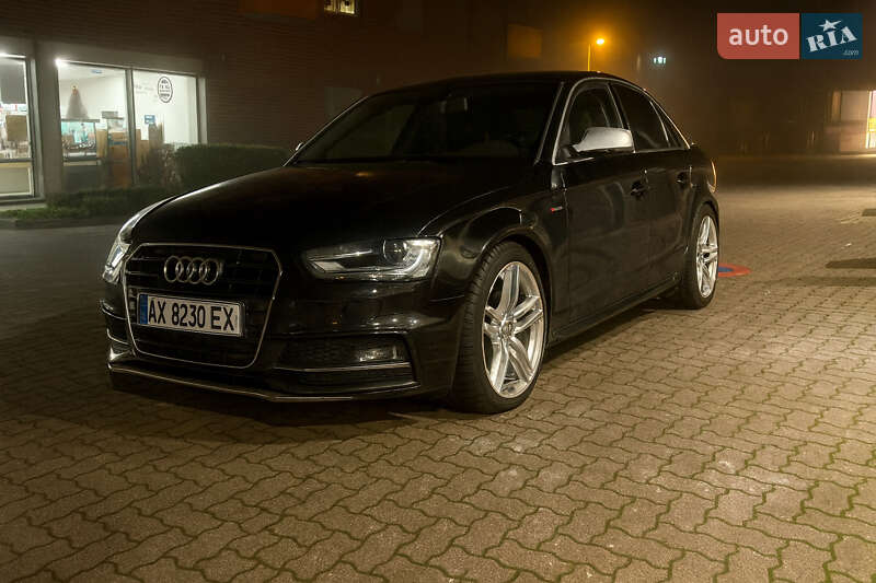 Седан Audi A4 2012 в Киеве