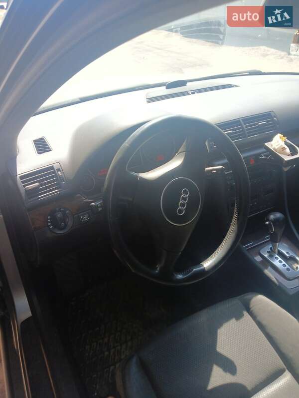 Седан Audi A4 2003 в Днепре