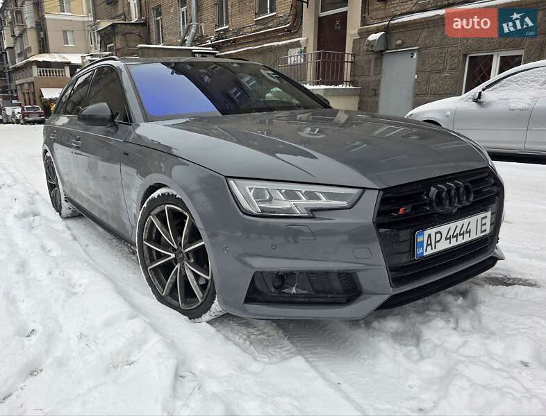 Універсал Audi A4 2015 в Дніпрі