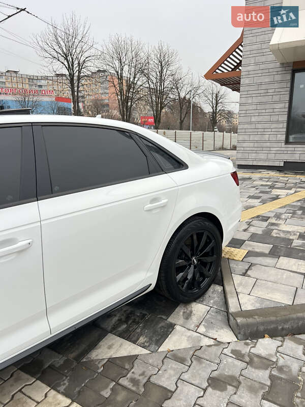 Седан Audi A4 2016 в Днепре