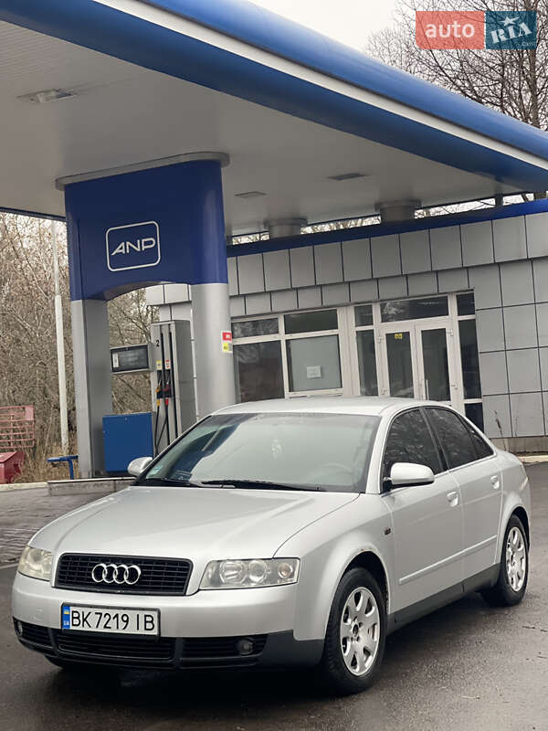 Седан Audi A4 2001 в Дубно