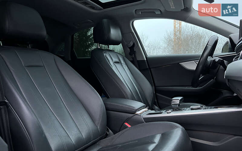 Седан Audi A4 2015 в Львове