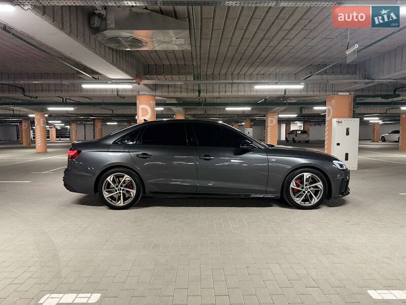Седан Audi A4 2021 в Киеве