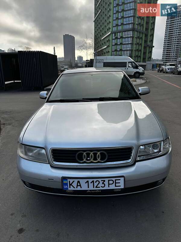 Седан Audi A4 2000 в Киеве