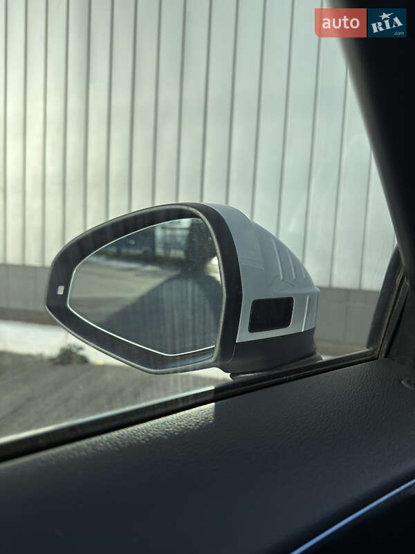 Седан Audi A4 2018 в Черновцах