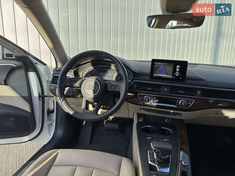 Седан Audi A4 2018 в Черновцах