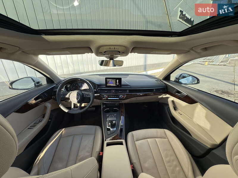 Седан Audi A4 2018 в Черновцах