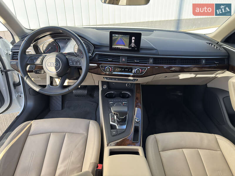 Седан Audi A4 2018 в Черновцах