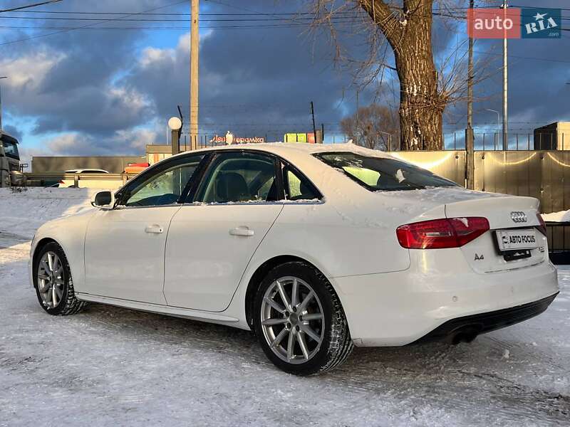 Седан Audi A4 2014 в Киеве