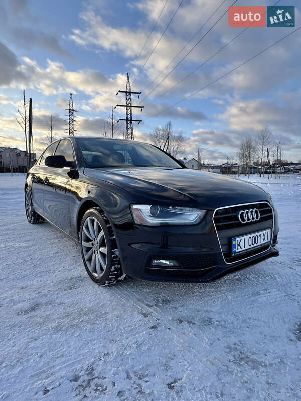 Седан Audi A4 2012 в Ирпене