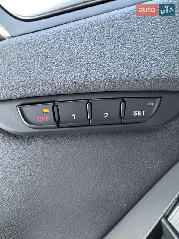 Седан Audi A4 2012 в Ирпене